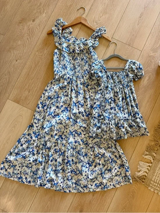 GAP Blue and White Floral Smocked Ruffle Dress - Picture 1 of 4